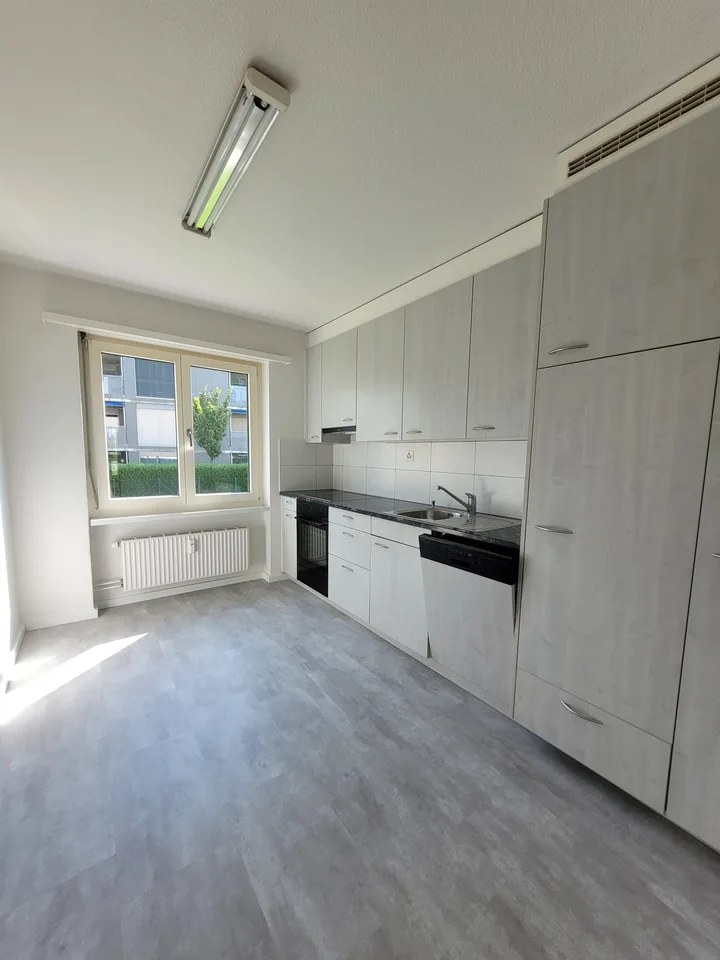 Affordable 4.5-room apartment with balcony in Gunzgen