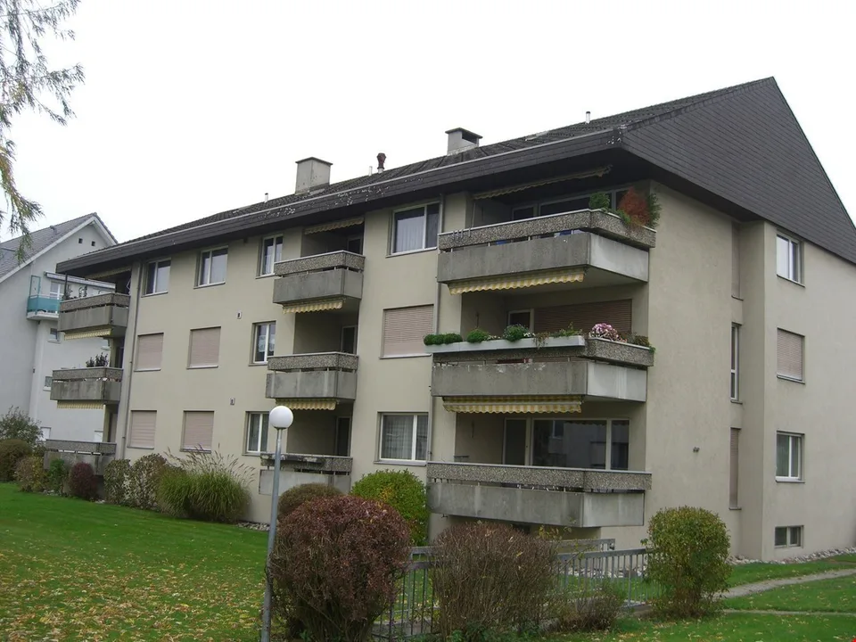 Affordable 4.5-room apartment with balcony in Gunzgen