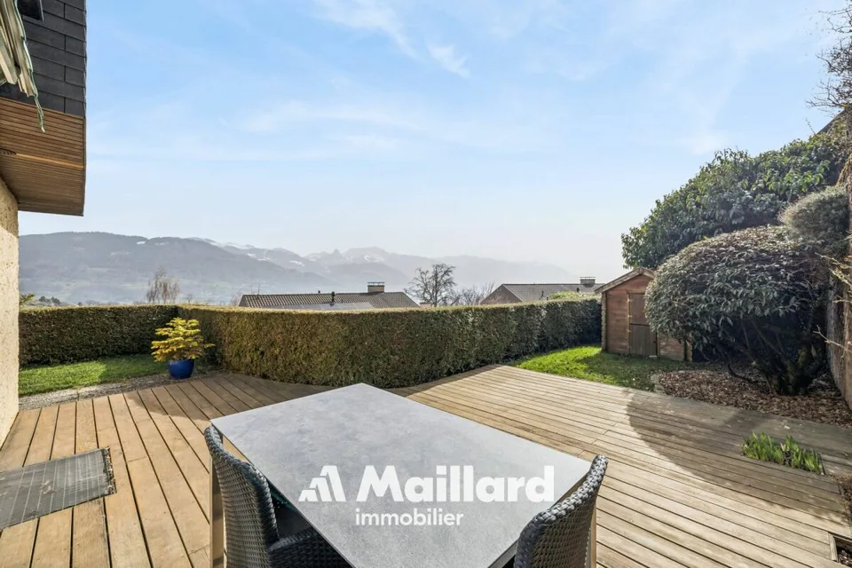 Magnificent 6.5-room apartment with panoramic views of the Alps