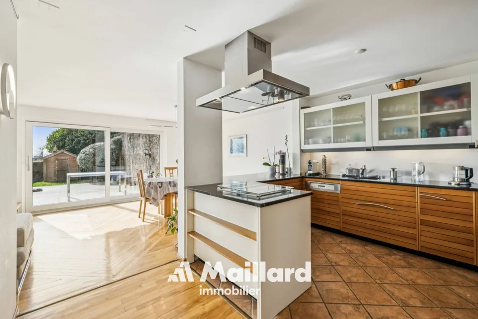 Magnificent 6.5-room apartment with panoramic views of the Alps