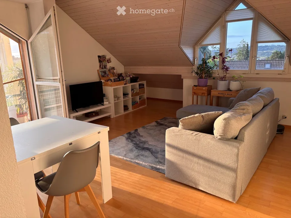 Appartamento luminoso con balcone  per una  persona disponibile da settembre 2026