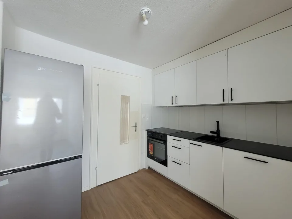 Renovated 3.5-room apartment in Rüti GL for rent
