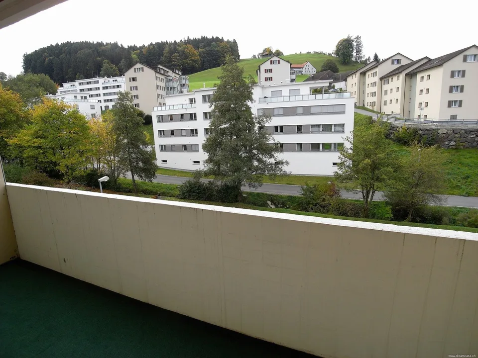 Abitare tranquillo con vista panoramica vicino alla piscina