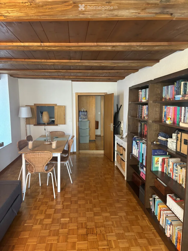Appartement charmant et calme en basse-ville avec balcon privé et jardin commun