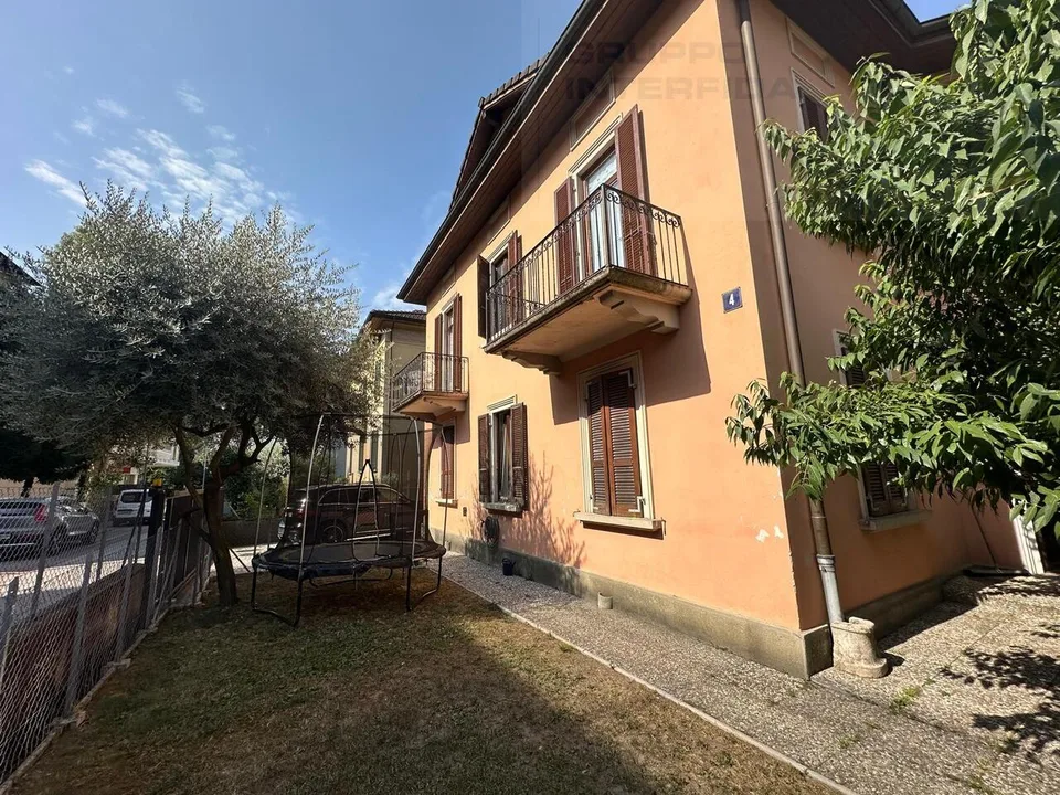 3.5 Zimmer renoviert mit Autoabstellplätzen