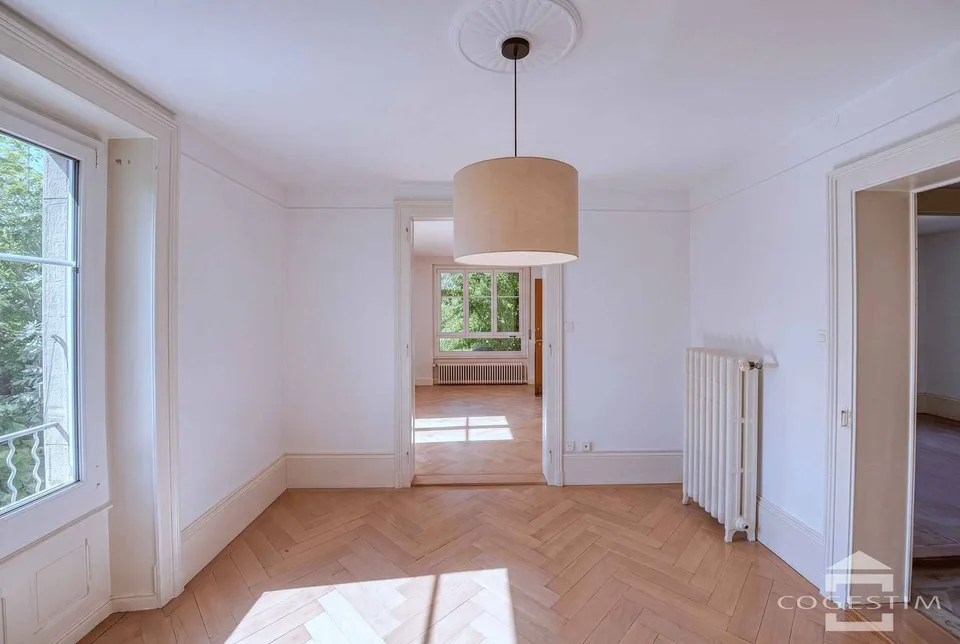 Appartement de caractère avec jardin privatif