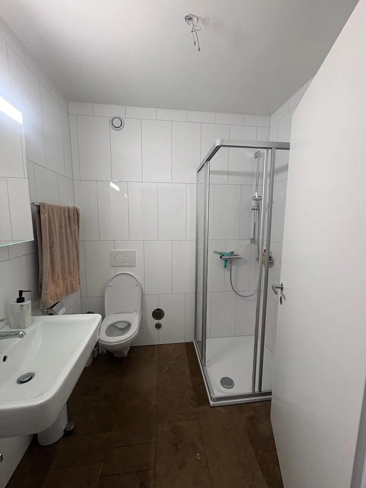 Schönes modernes Apartment mit 2.5 Zimmern und Terrasse