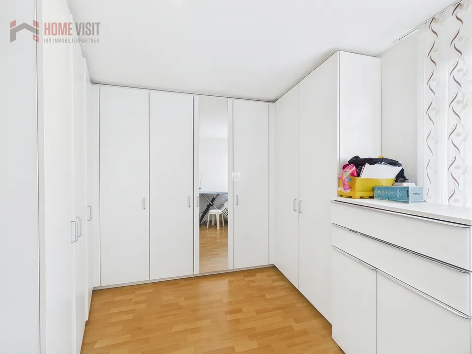 Grosszügiges 5.5-Zi.-DEFH -  Wohnen mit viel Platz und Charme