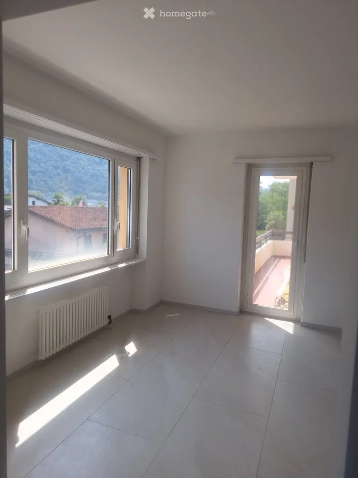 Renovated apartment on the 3rd floor facing south