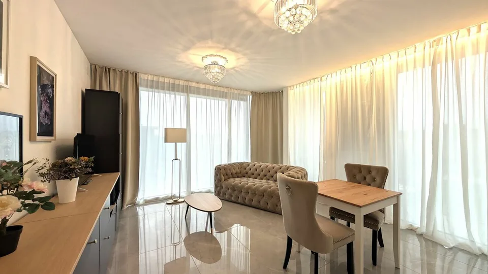 Elegante 2.5 locali arredato in palazzina moderna