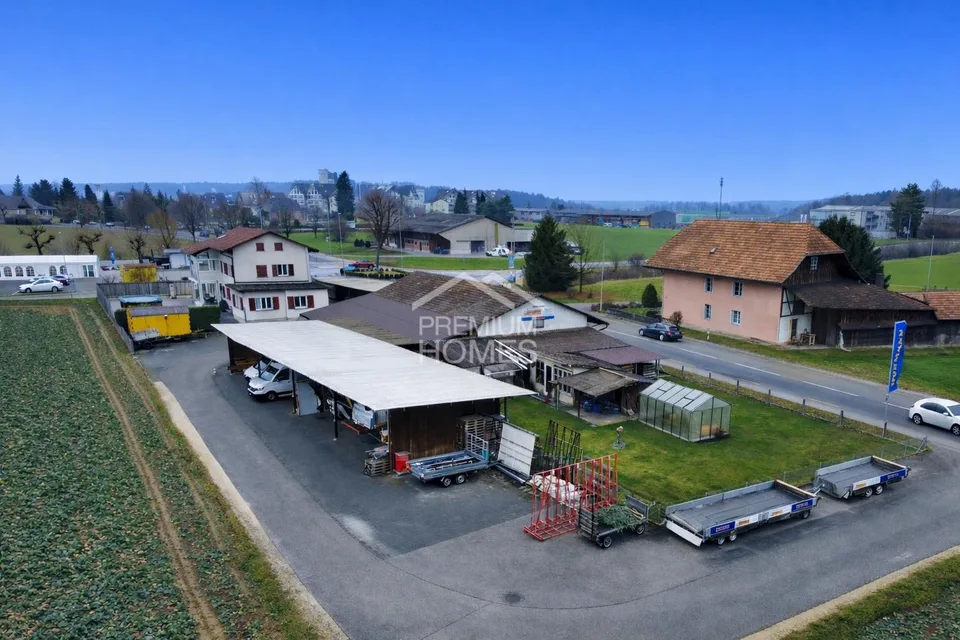 Rare combination of commercial and residential space
