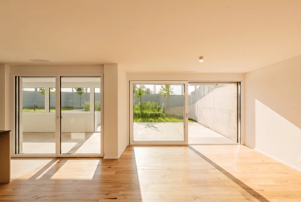 Appartement de jardin exclusif : incl. véranda, salle de loisirs, Minergie, îlot de cuisine