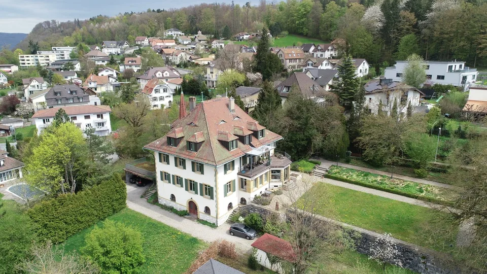205 m² Wohntraum in ehemaliger Bally-Villa