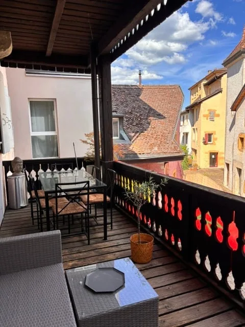 A vendre - Magnifique triplex au coeur du vieux village de Peseux