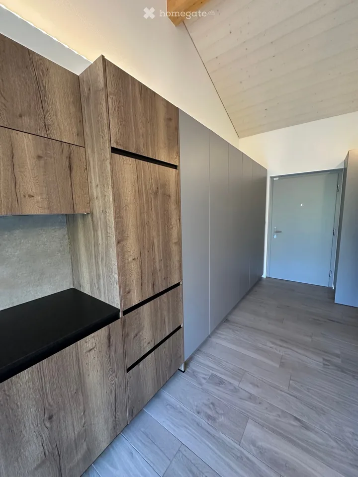 Beau studio neuf en attique