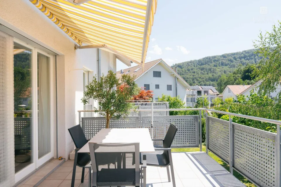 4½-Zimmer-Maisonette-Wohnung auf 3 Etagen zwischen See und Berge