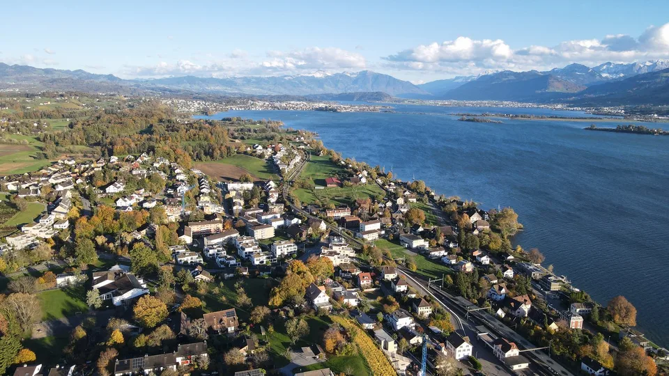 VISTA PANORAMICA INEGGUALITA – APPARTAMENTO 5½ LOCALI CON VISTA SUL LAGO DI ZURIGO