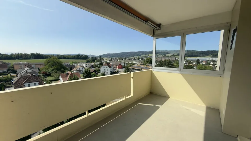 Vista bellissima! Appartamento luminoso e accogliente al 7° piano con una splendida vista sulla montagna!