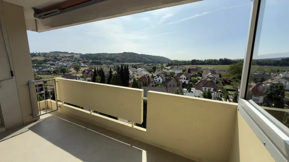 Vista bellissima! Appartamento luminoso e accogliente al 7° piano con una splendida vista sulla montagna!