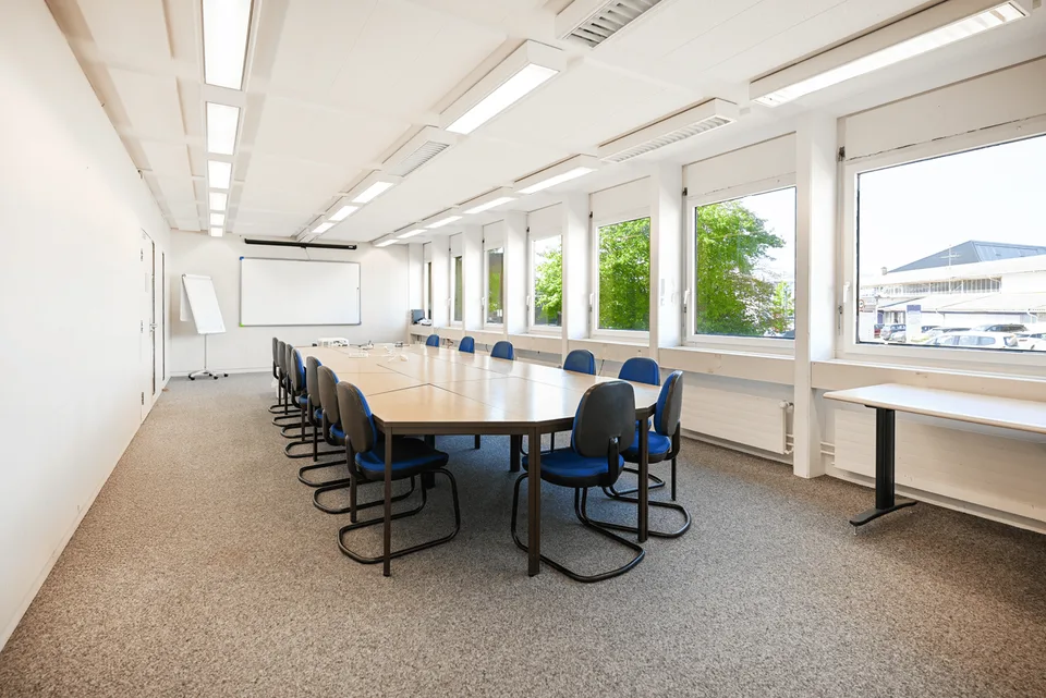 BUREAUX FONCTIONNELS SUR LE SITE DE KENNY