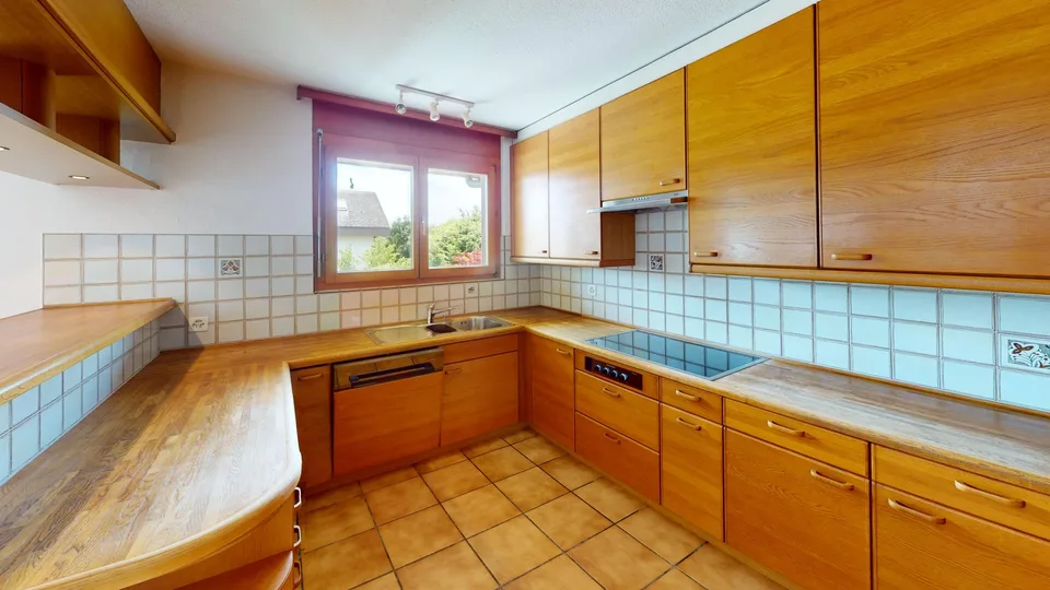 L'opportunità: appartamento spazioso 4,5 locali con potenziale di ristrutturazione e balcone soleggiato – foto 13 di 16
