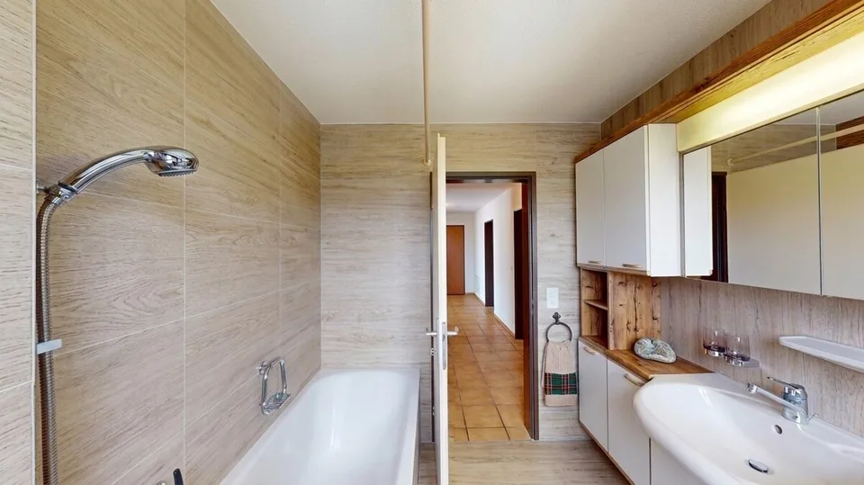 Die Gelegenheit: grosszügige 4.5-Zimmerwohnung mit Renovationspotenzial und sonnigem Balkon