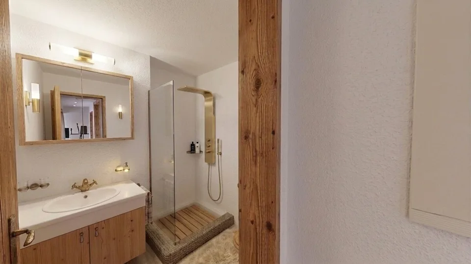 L'opportunità: appartamento spazioso 4,5 locali con potenziale di ristrutturazione e balcone soleggiato – foto 7 di 16