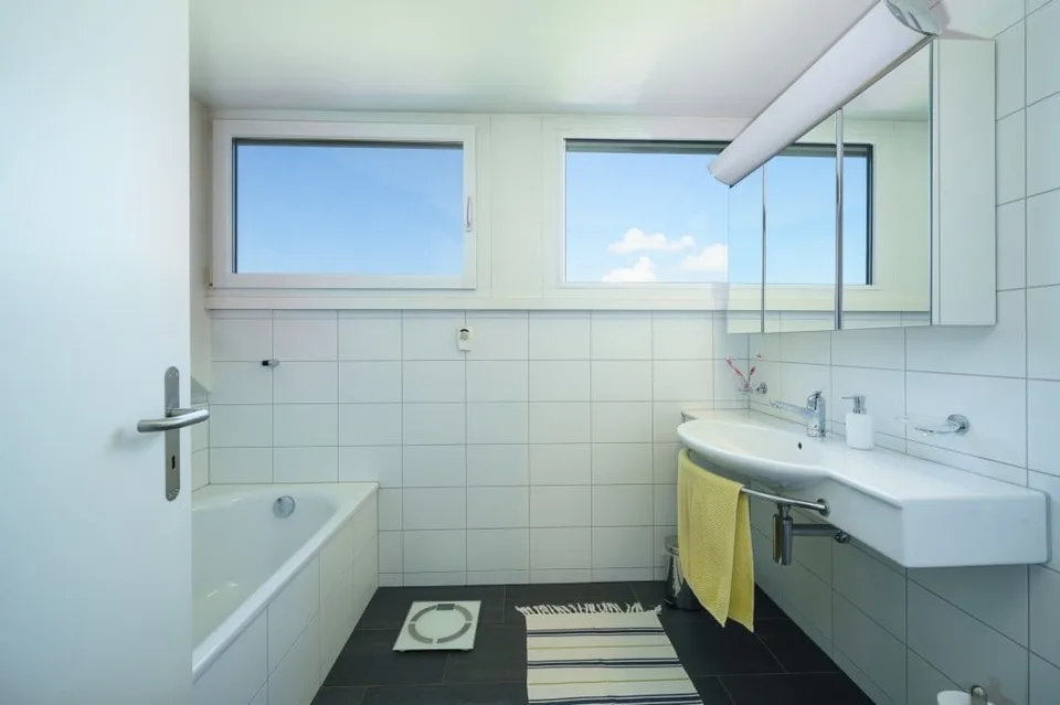 Spazioso. Tranquillo. Vicino alla natura. - Appartamento maisonette 5.5 locali a Muttenz – foto 14 di 25