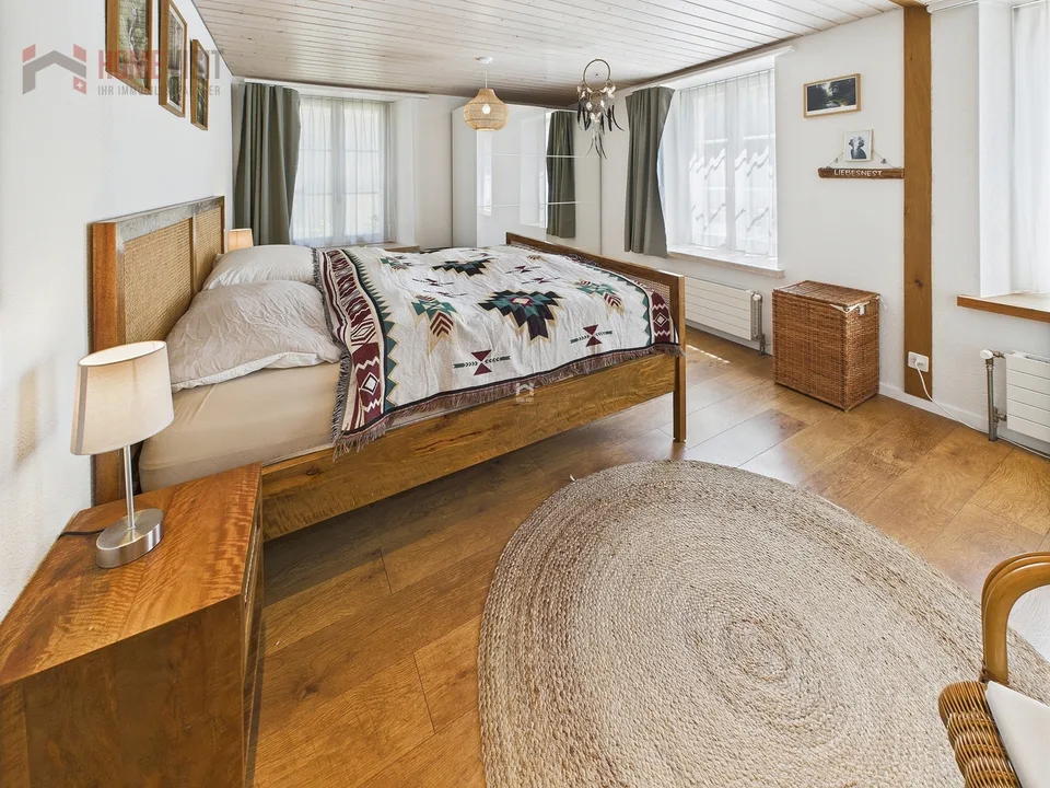 Vivre où les autres rêvent - appartement 5,5 pièces avec écurie pour chevaux et pâturage