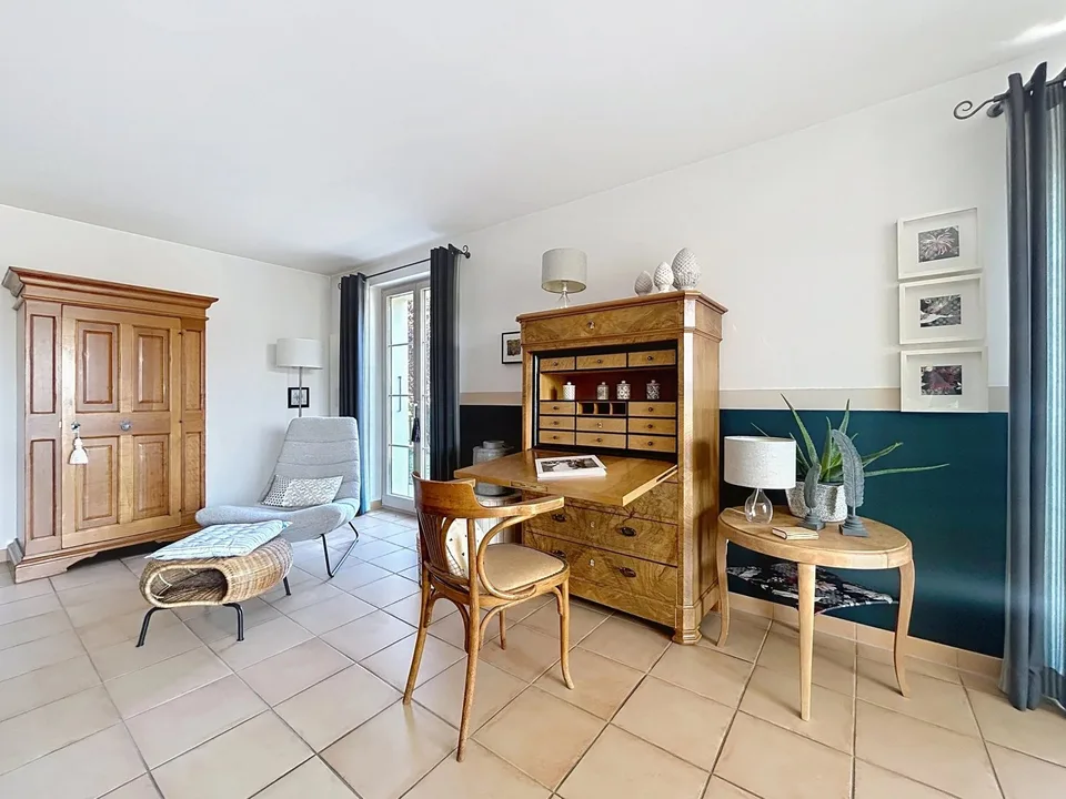 Geräumige Familienvilla mit Charakter und großem Garten (Laténa)