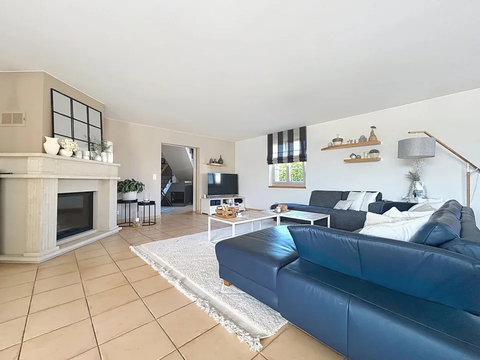 Geräumige Familienvilla mit Charakter und großem Garten (Laténa)
