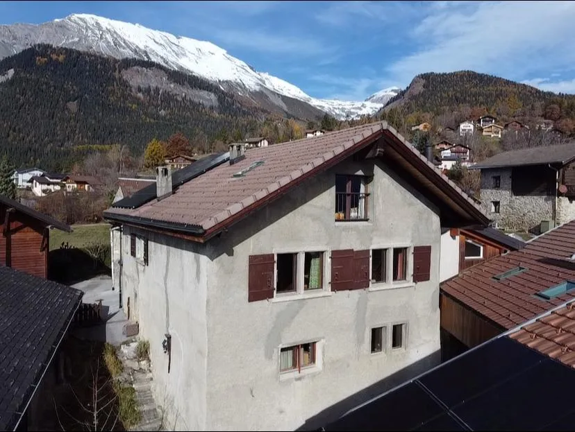 Maison villageoise avec potentiel de rendement au coeur d'Arbaz