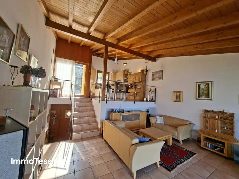 Haus mit atemberaubender 180 Panorama-Seesicht auf den Lago Maggiore, Terrasse, Garten und direkter Zufahrt – Foto 8 von 13