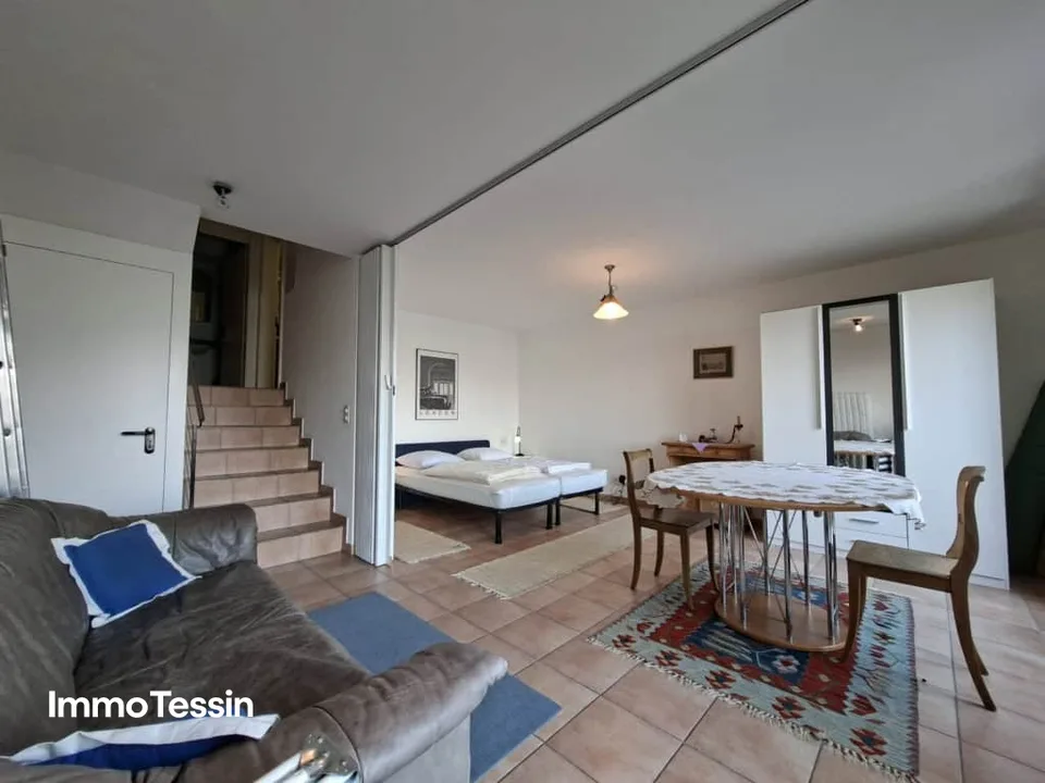 Haus mit atemberaubender 180 Panorama-Seesicht auf den Lago Maggiore, Terrasse, Garten und direkter Zufahrt – Foto 12 von 13