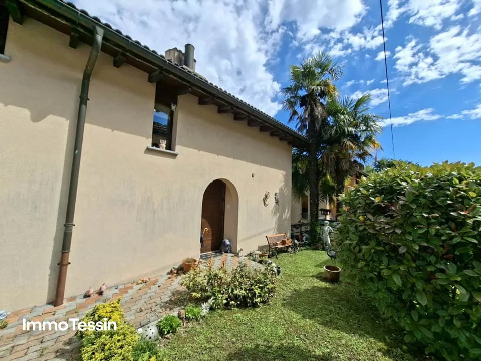 Grosszügiges & schönes Haus an ruhiger und sonniger Lage mit Garten, Terrassen und Parkplätzen nähe Lugano – foto 7 di 13
