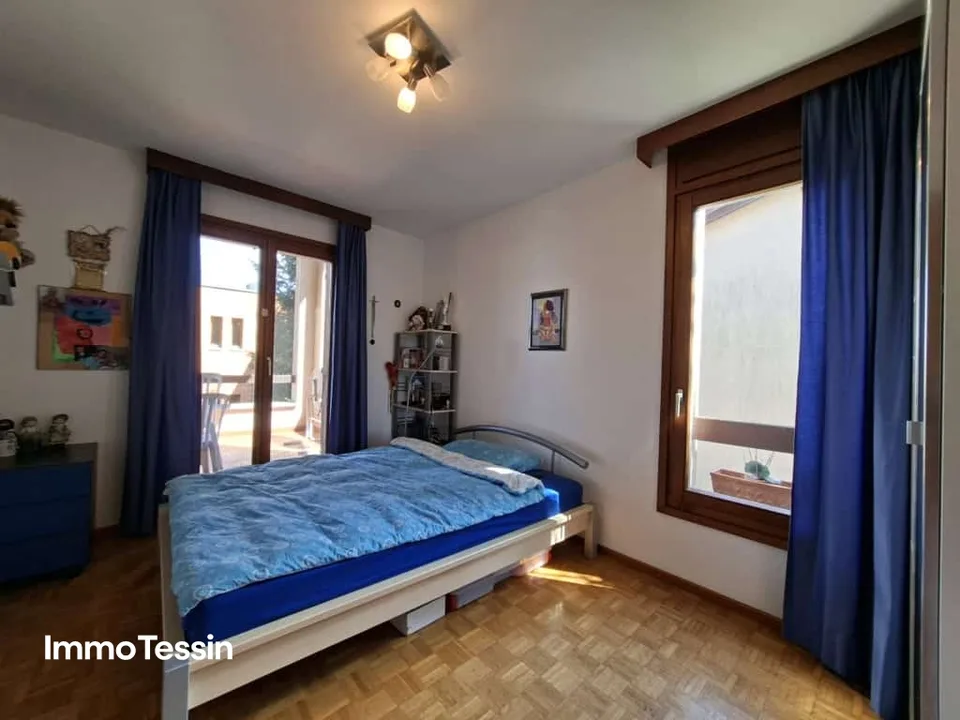 Grosszügiges & schönes Haus an ruhiger und sonniger Lage mit Garten, Terrassen und Parkplätzen nähe Lugano – foto 12 di 13