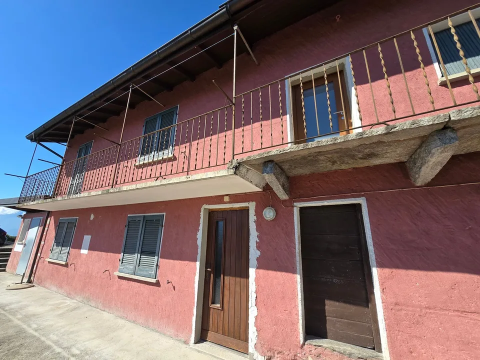 Grande proprietà con vista lago panoramica e terreno edificabile