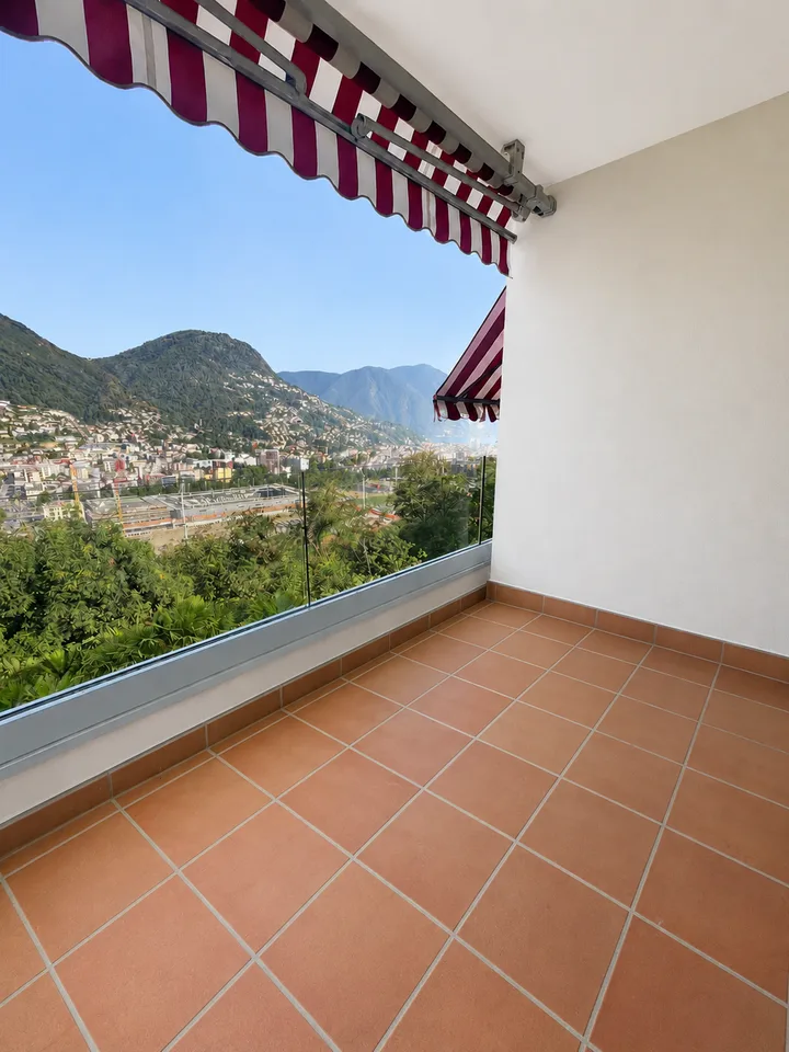 Elegante 4.5 locali con vista lago