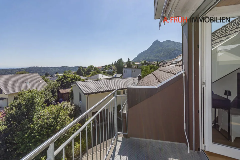 Au-dessus de la vallée de l'Aare, maison multifamiliale avec vue sur les Alpes