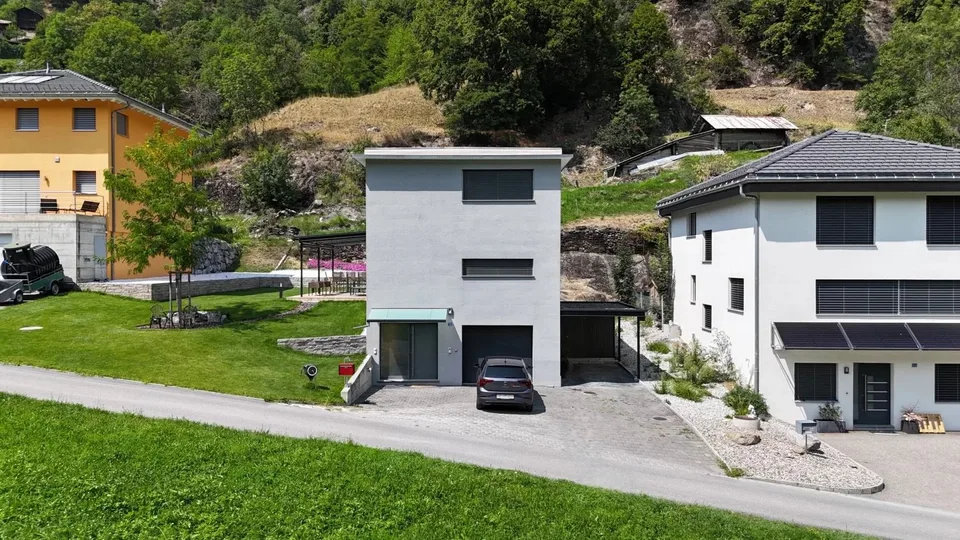 Modernes Einfamilienhaus in idyllischer Naturlage