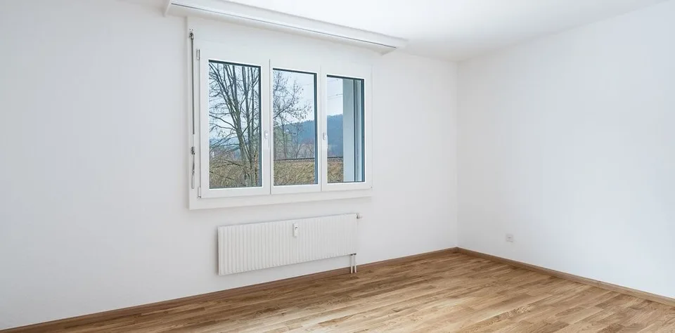 Grosse, helle Wohnung in Thürnen zu vermieten!