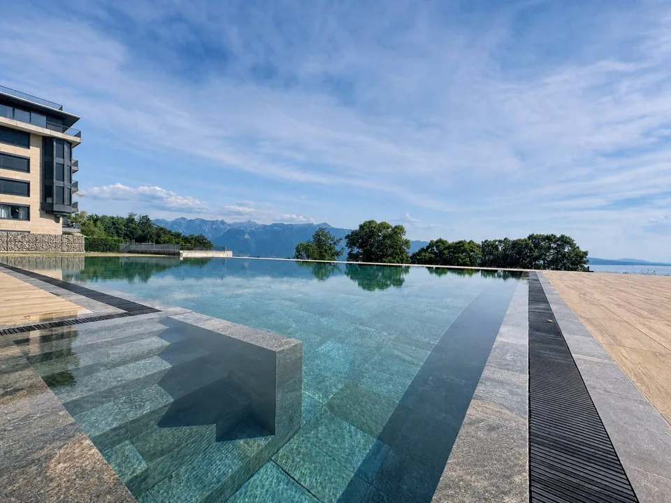 Bel appartement récent de 3.5 pièces avec grand balcon et vue sur le Lac