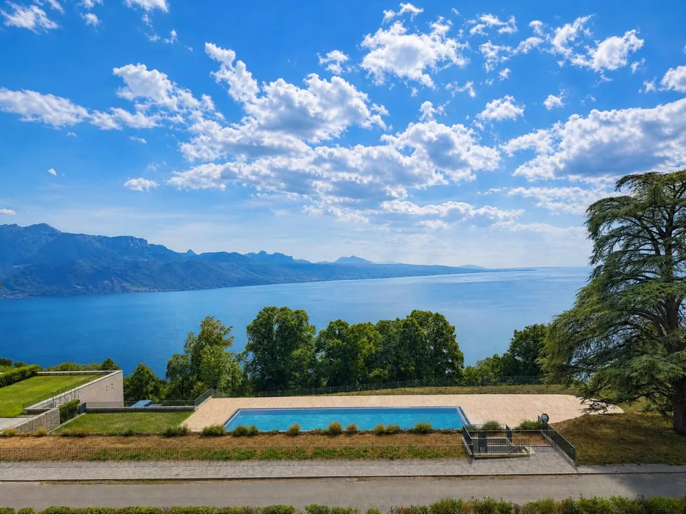 Bel appartement récent de 3.5 pièces avec grand balcon et vue sur le Lac