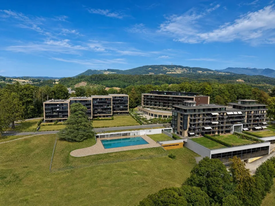 Bel appartement récent de 3.5 pièces avec grand balcon et vue sur le Lac
