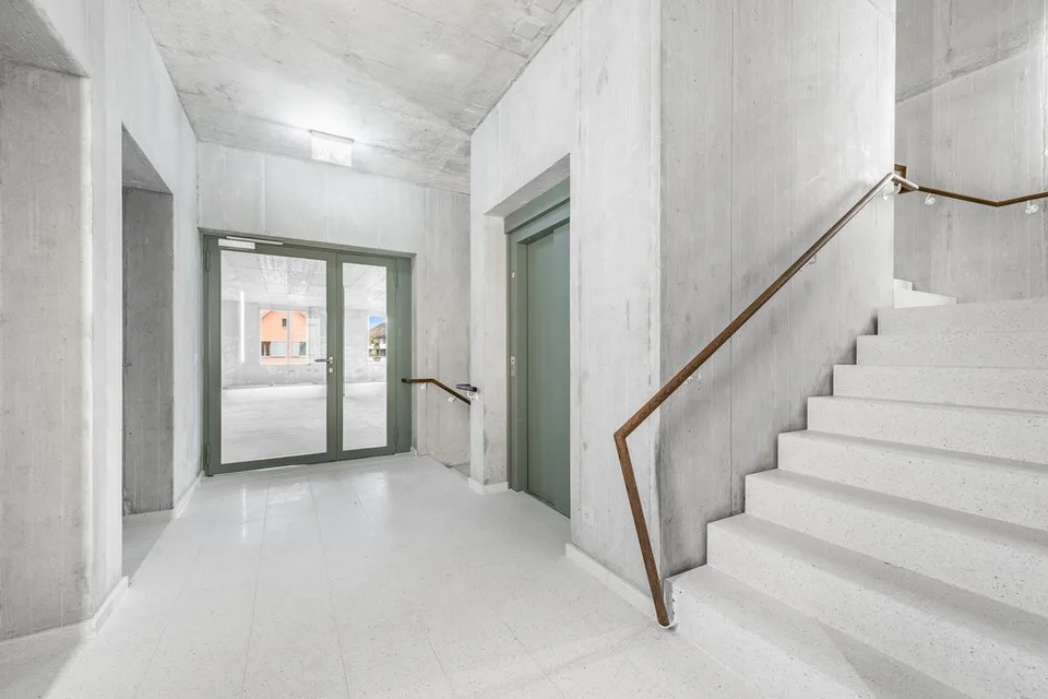 Espace de bureau lumineux et polyvalent 260m2 à louer à Winterthur ! – photo 8 sur 8