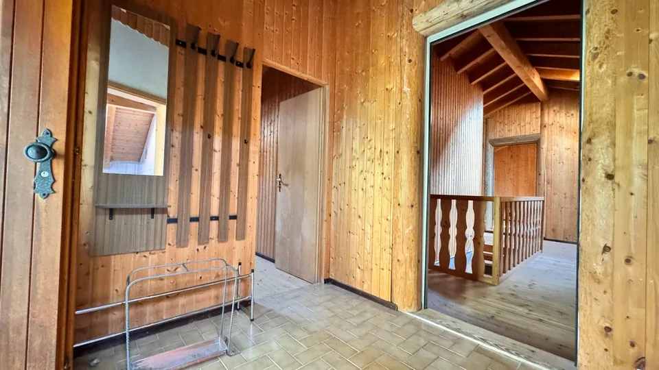 rif. 2018 BIFAMILIENHAUS TICINO-GROßES POTENZIAL IM GRÜNEN MIT AUTOABSTELLPLATZ