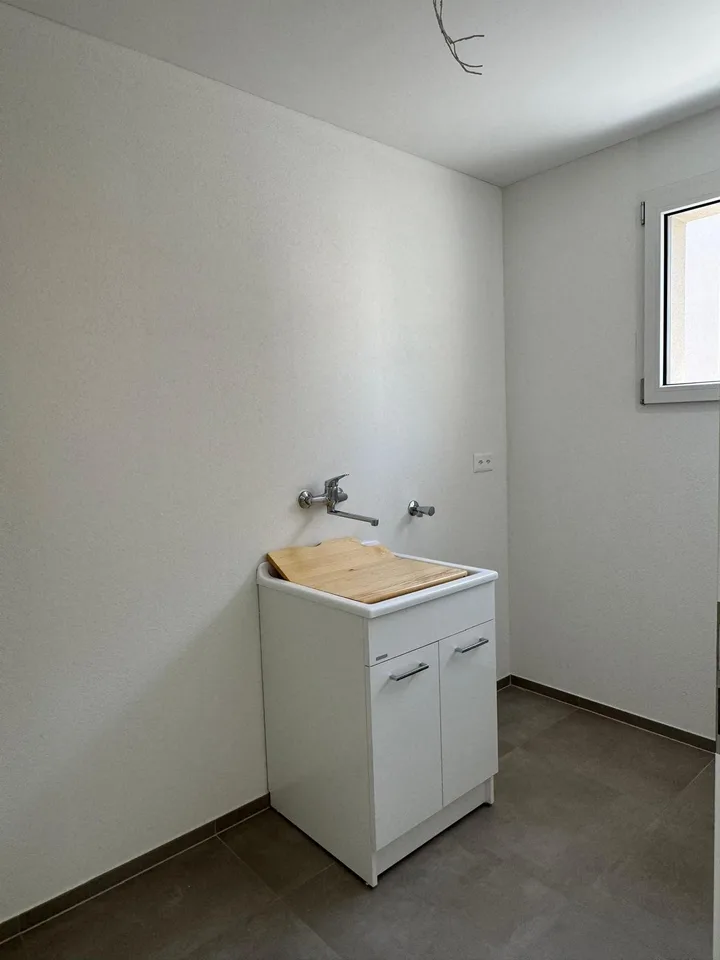 3728 BELLINZONA - 2 x 2.5 LOCALI - RECENTE COSTRUZIONE BUONA POSIZIONE
