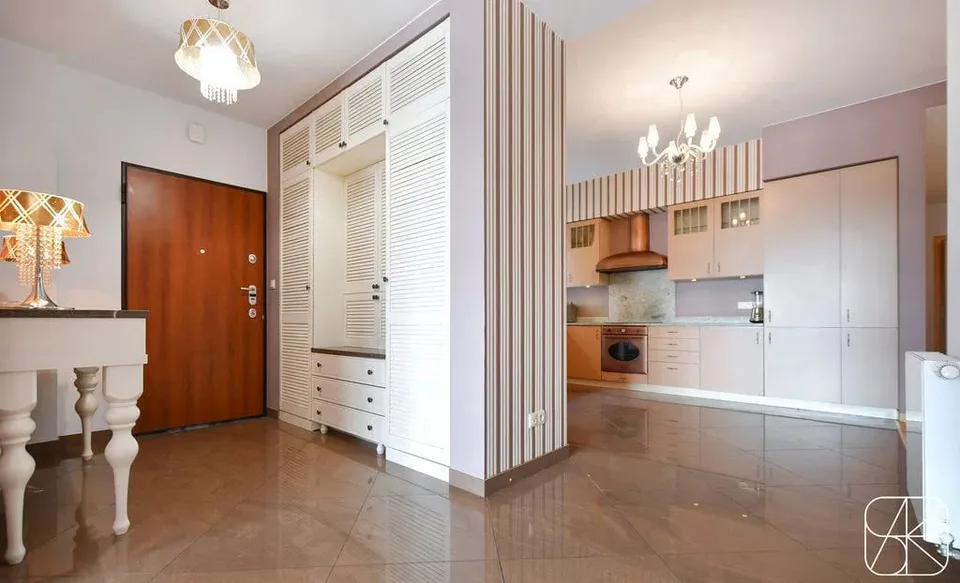 Charmant appartement 2.5 pièces avec balcon à Zürich 8006