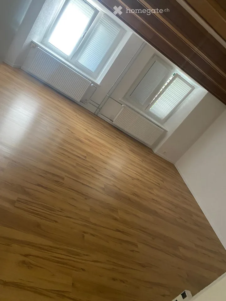 Charmante maison de rangée 4.5 pièces à Netstal – disponible à partir d'octobre 2026