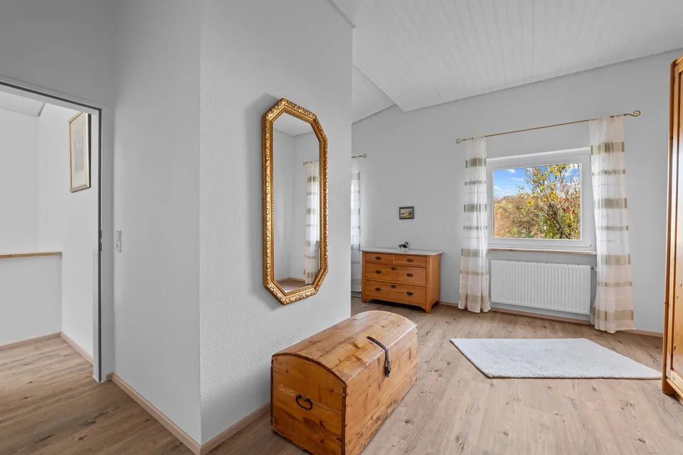 Traumhaft und kernsaniert in Bestlage - Reihenmittelhaus mit Terrass